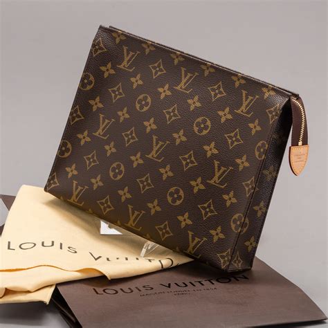 toiletry pouch 19 lv|toiletry pouch 26 louis vuitton.